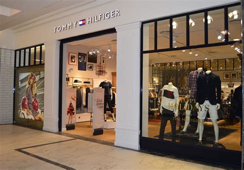 tommy hilfiger store.